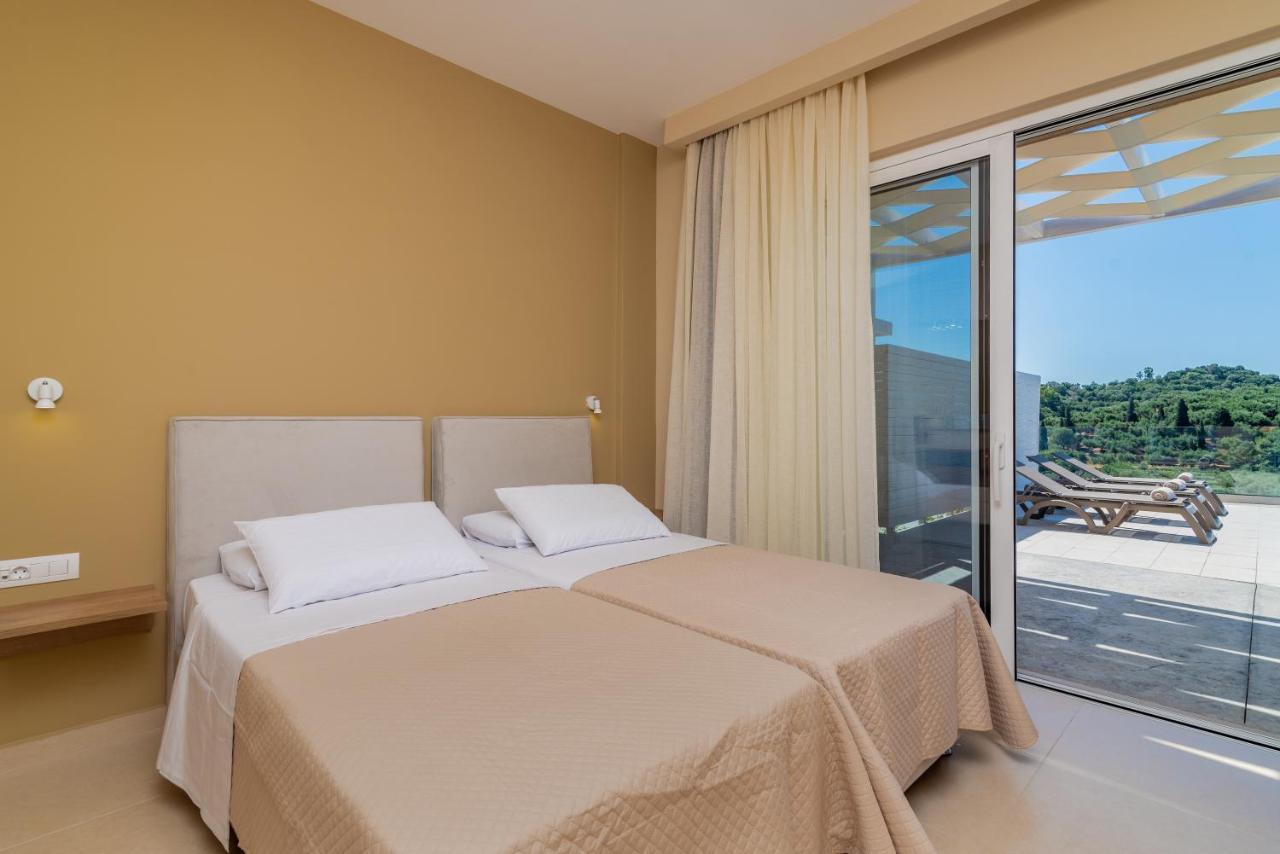 Spartakos Luxury Villa 2 Koukounaria Bagian luar foto