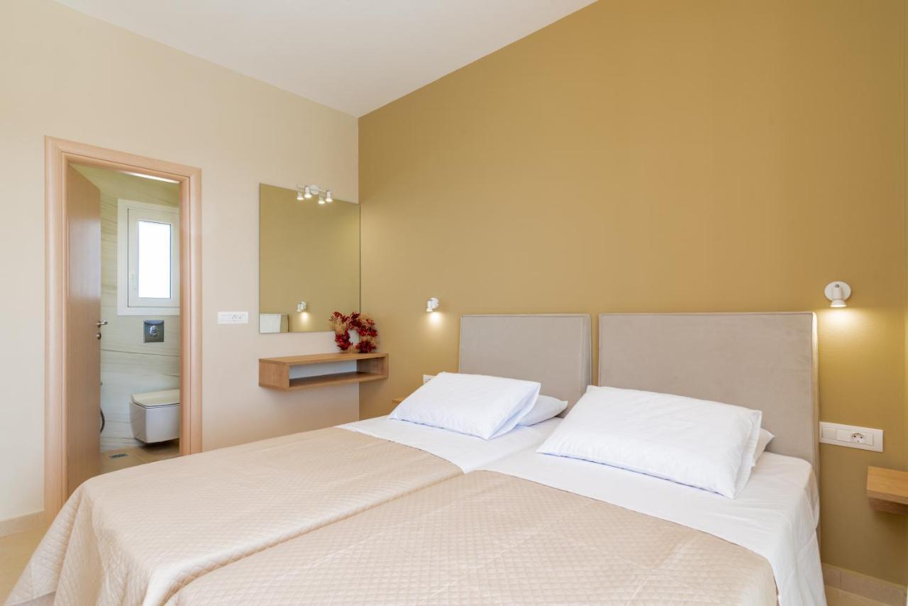 Spartakos Luxury Villa 2 Koukounaria Bagian luar foto