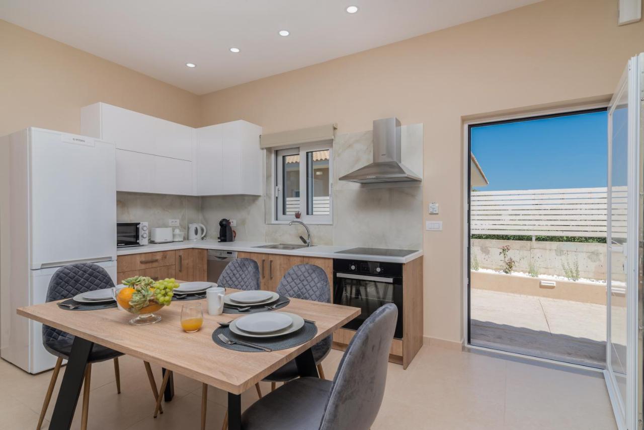 Spartakos Luxury Villa 2 Koukounaria Bagian luar foto